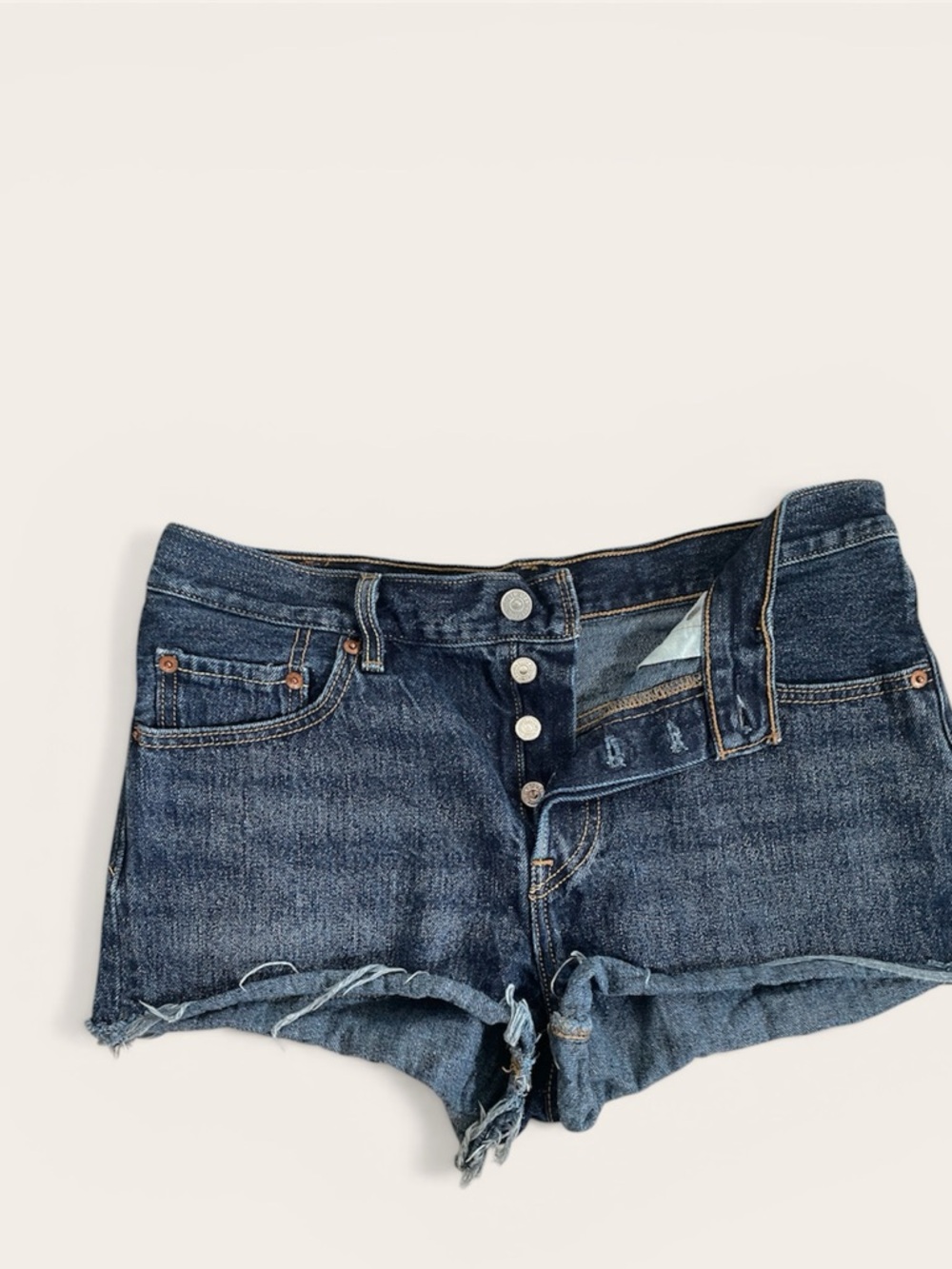 Levi’s Classic Dark Indigo Denim Cutoff Shorts | W28